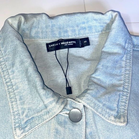 SHEIN X Hello Kitty And Friends Plus Letter & Cartoon Graphic Denim Jacket - Picture 4 of 4